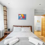 Modern 1 Bedroom Flat